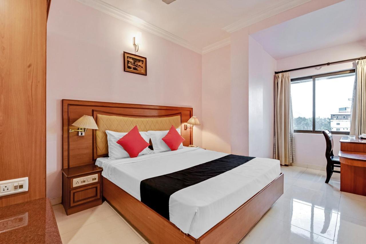 Capital O 41646 Hotel Devi Towers ซาเลม ภายนอก รูปภาพ
